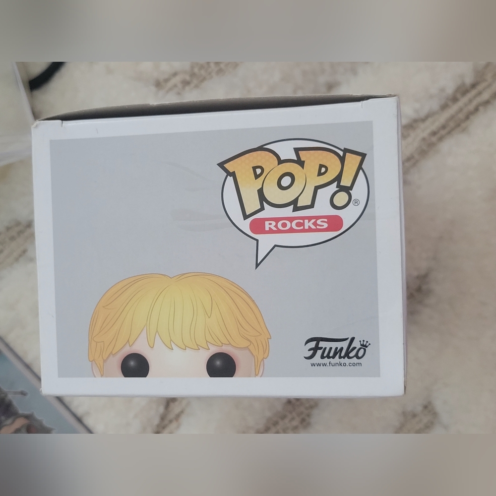 BTS Jin Pop! Rocks Vinyl Figure - Picture 5 of 6